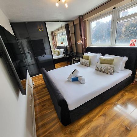 R3 Superking Sized Bed & 75" Tv On The Wall In Clapham Daire Londra Dış mekan fotoğraf